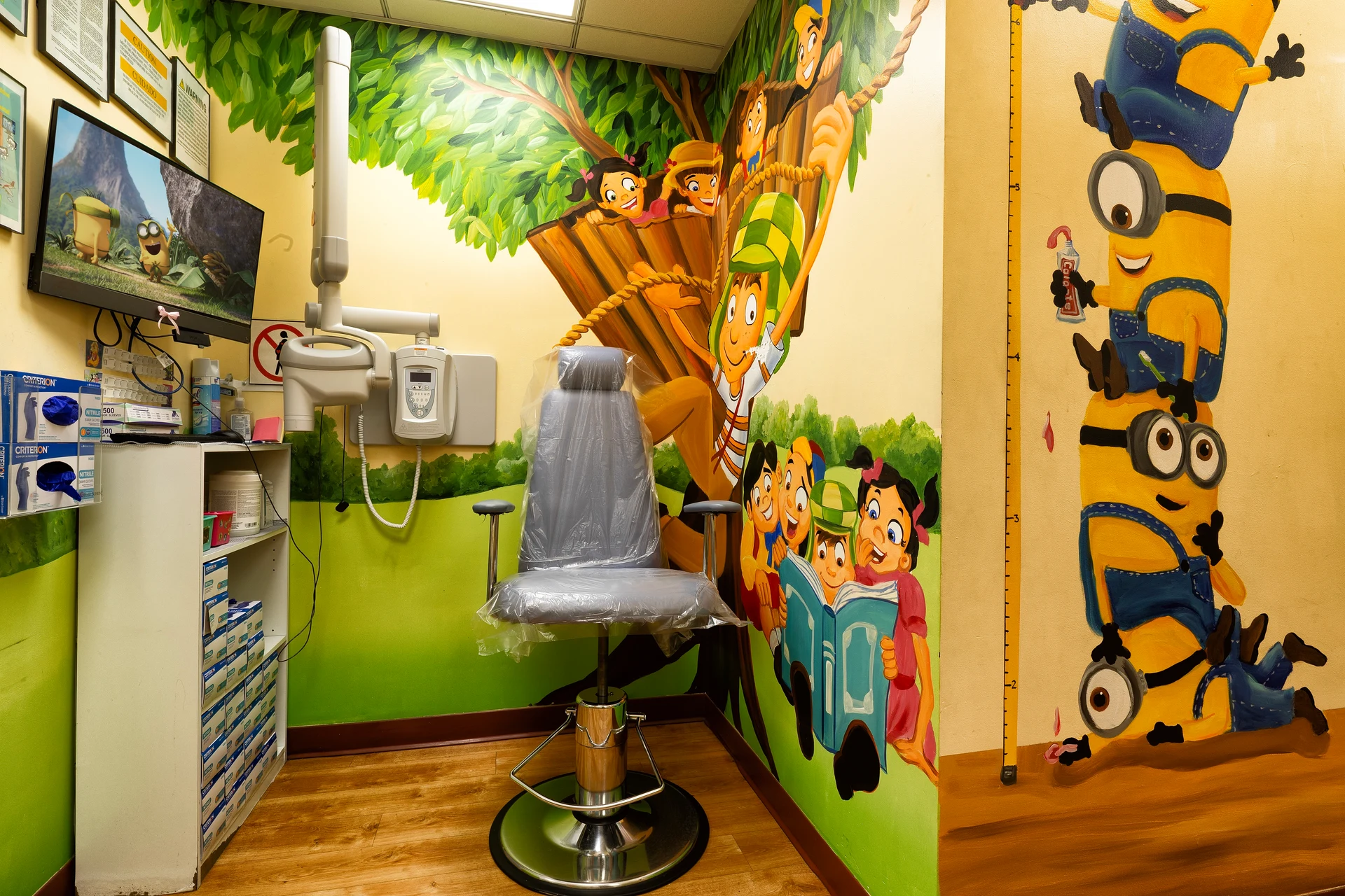 Super Kids Dental Boyle Heights office interior, photo 5