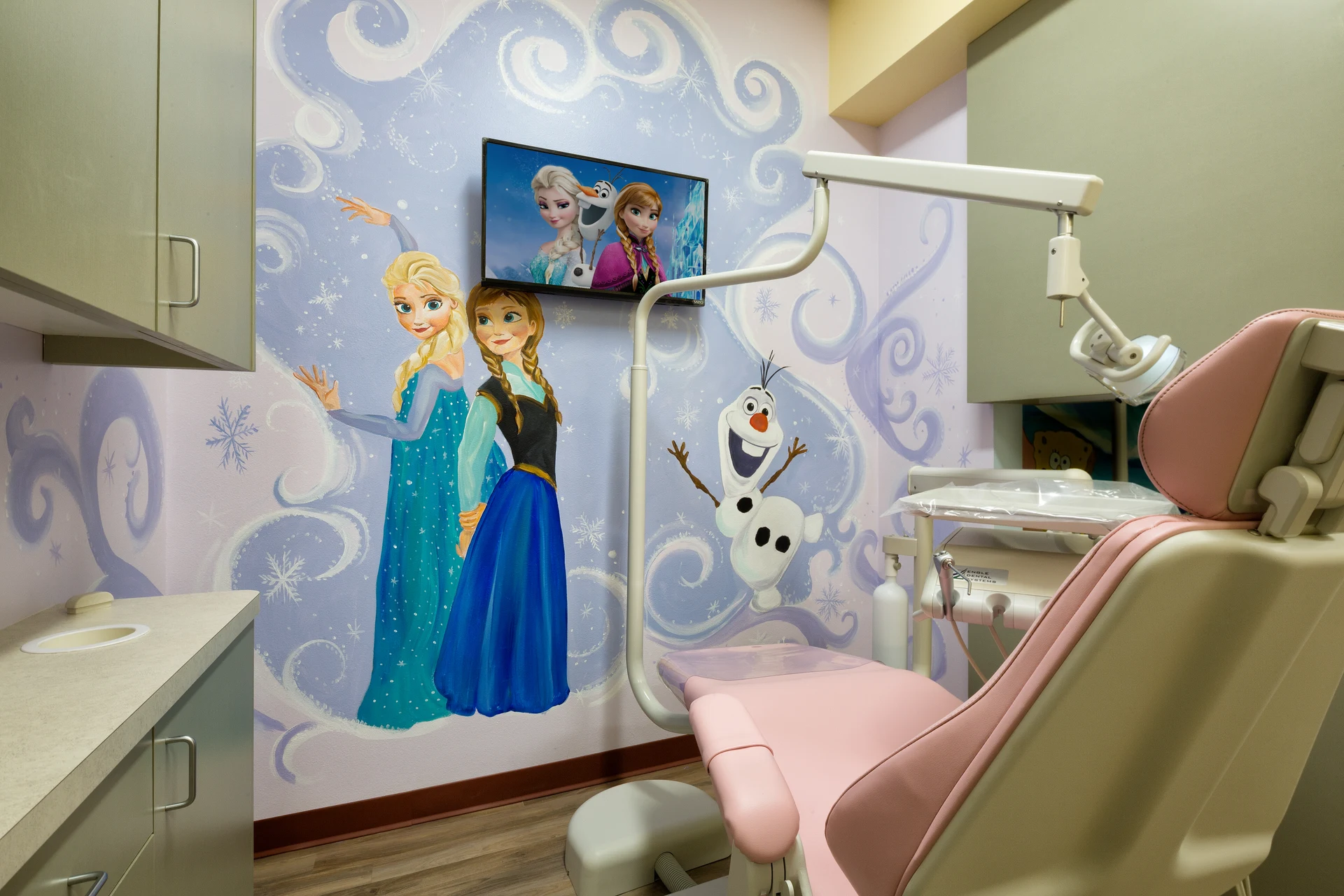 Super Kids Dental East Los Angeles office interior, photo 4