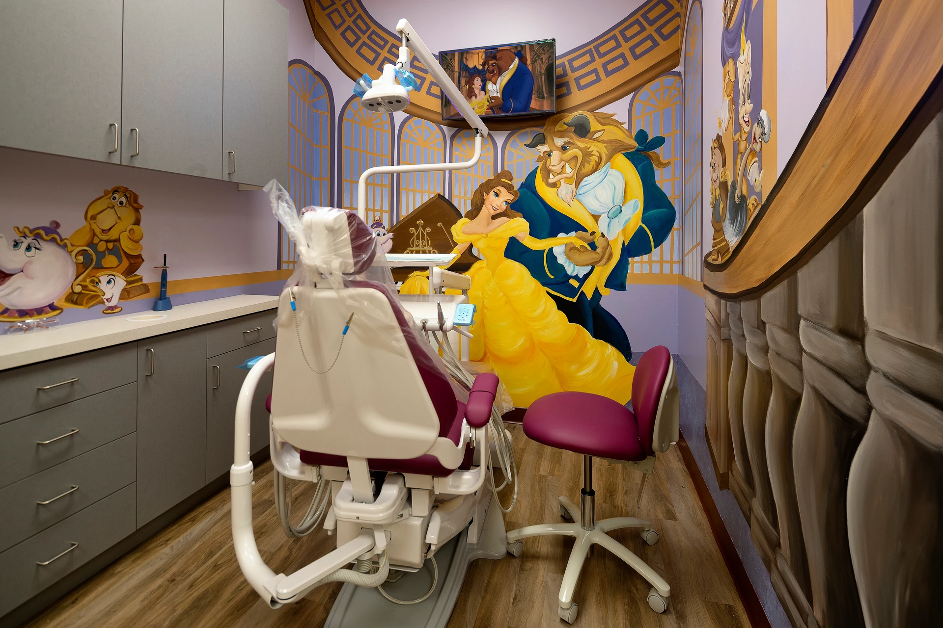 Super Kids Dental themed office space 10