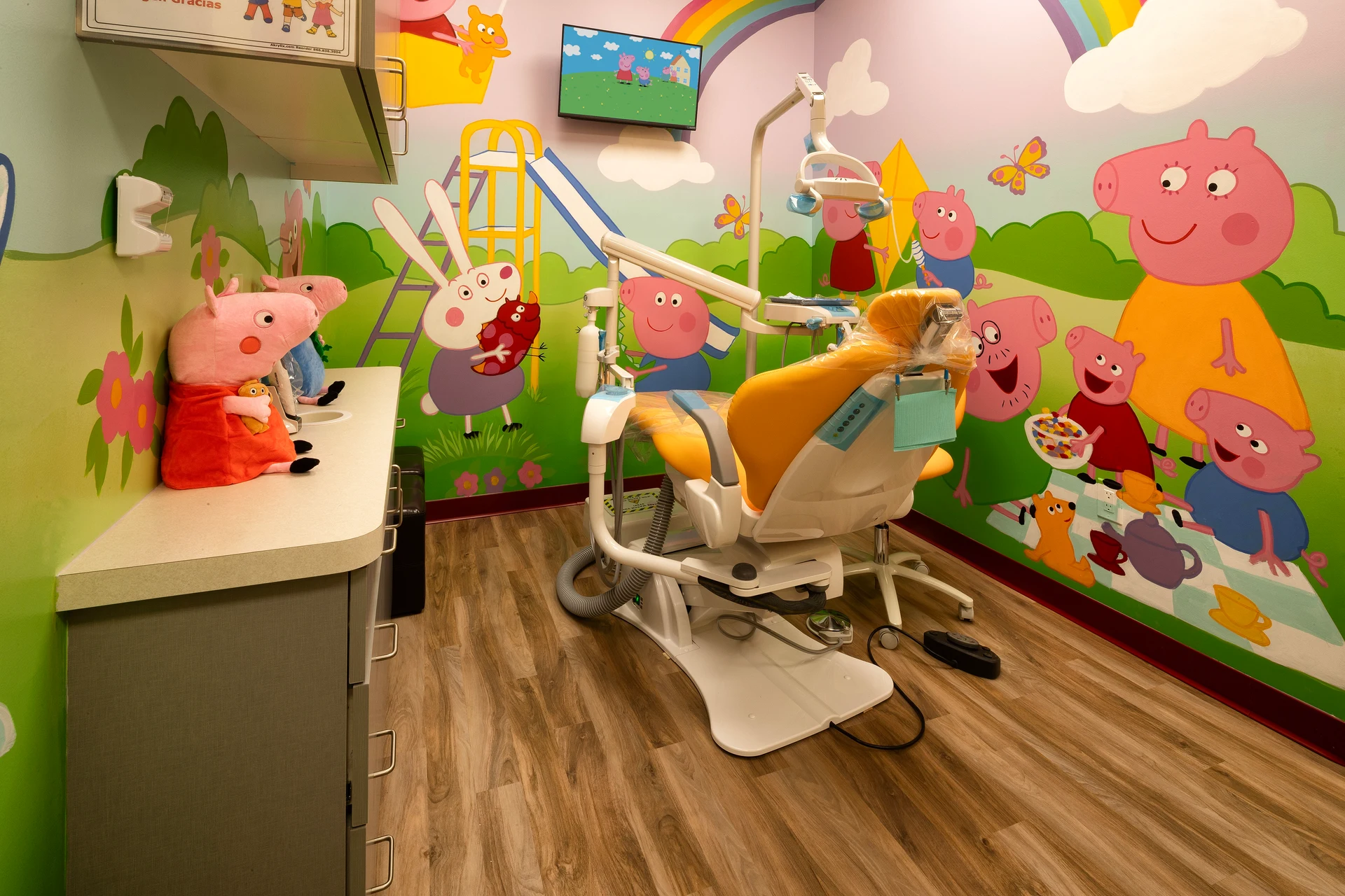 Super Kids Dental Oxnard office interior, photo 9