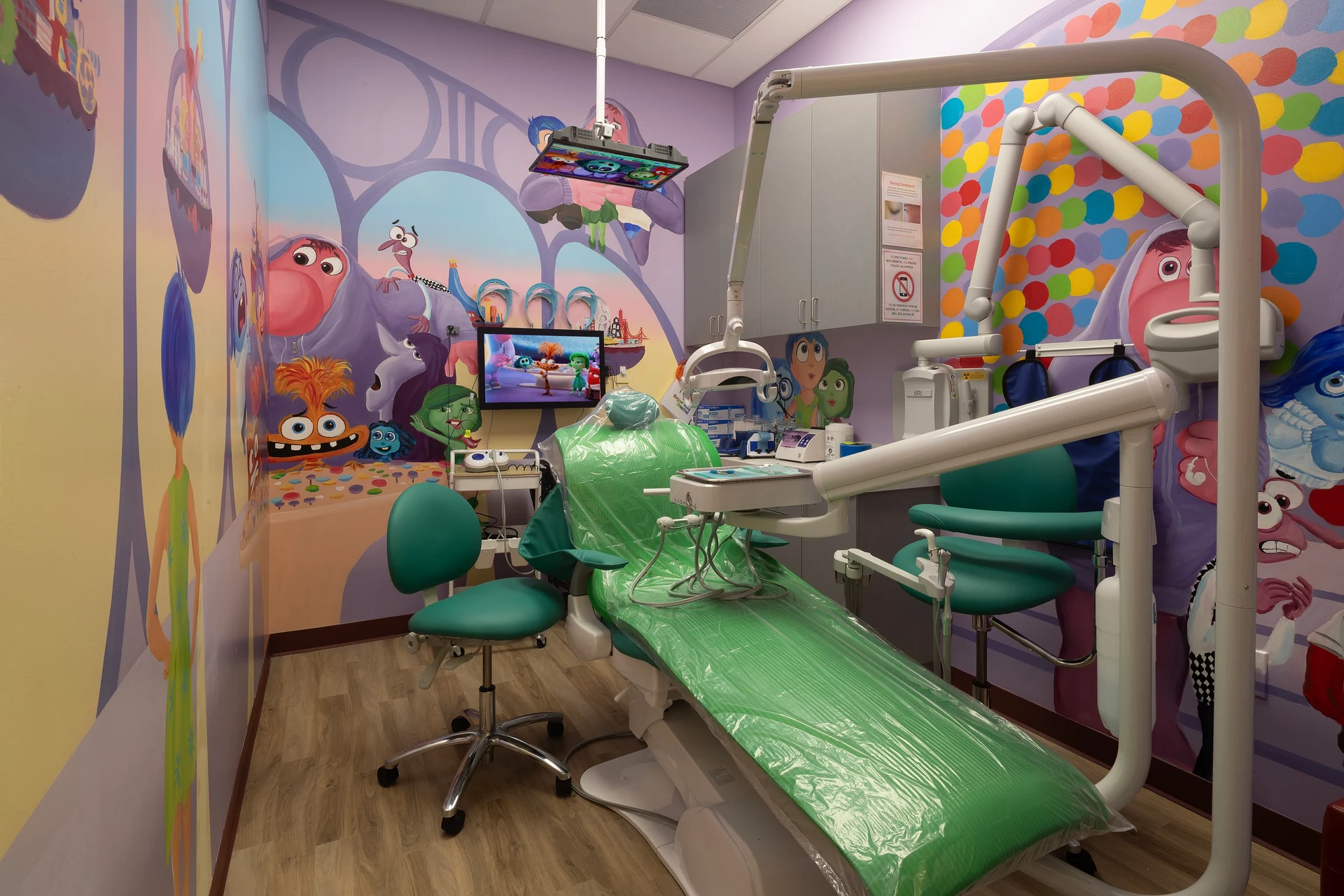 Super Kids Dental San Bernardino office interior, photo 2