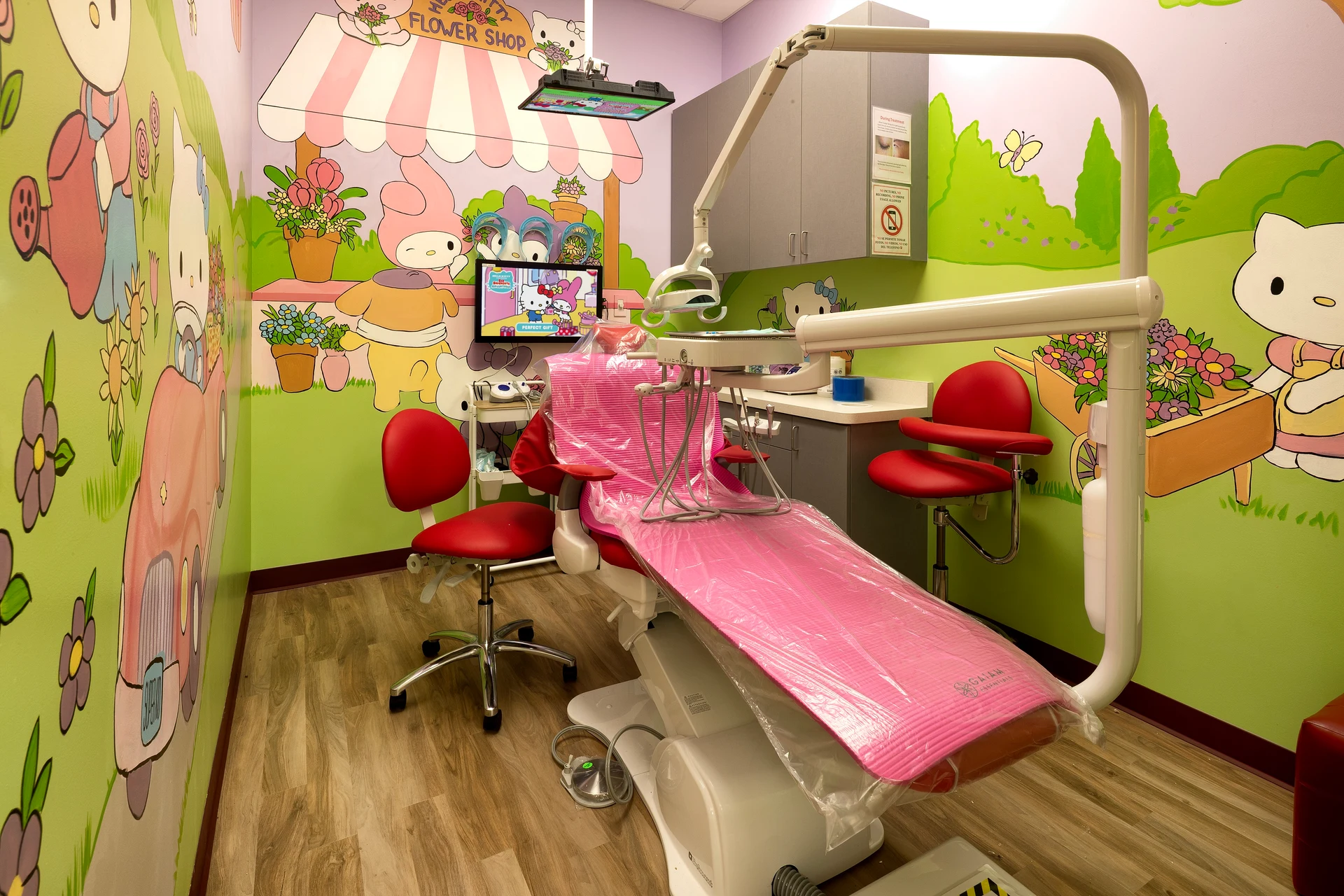 Super Kids Dental San Bernardino office interior, photo 3